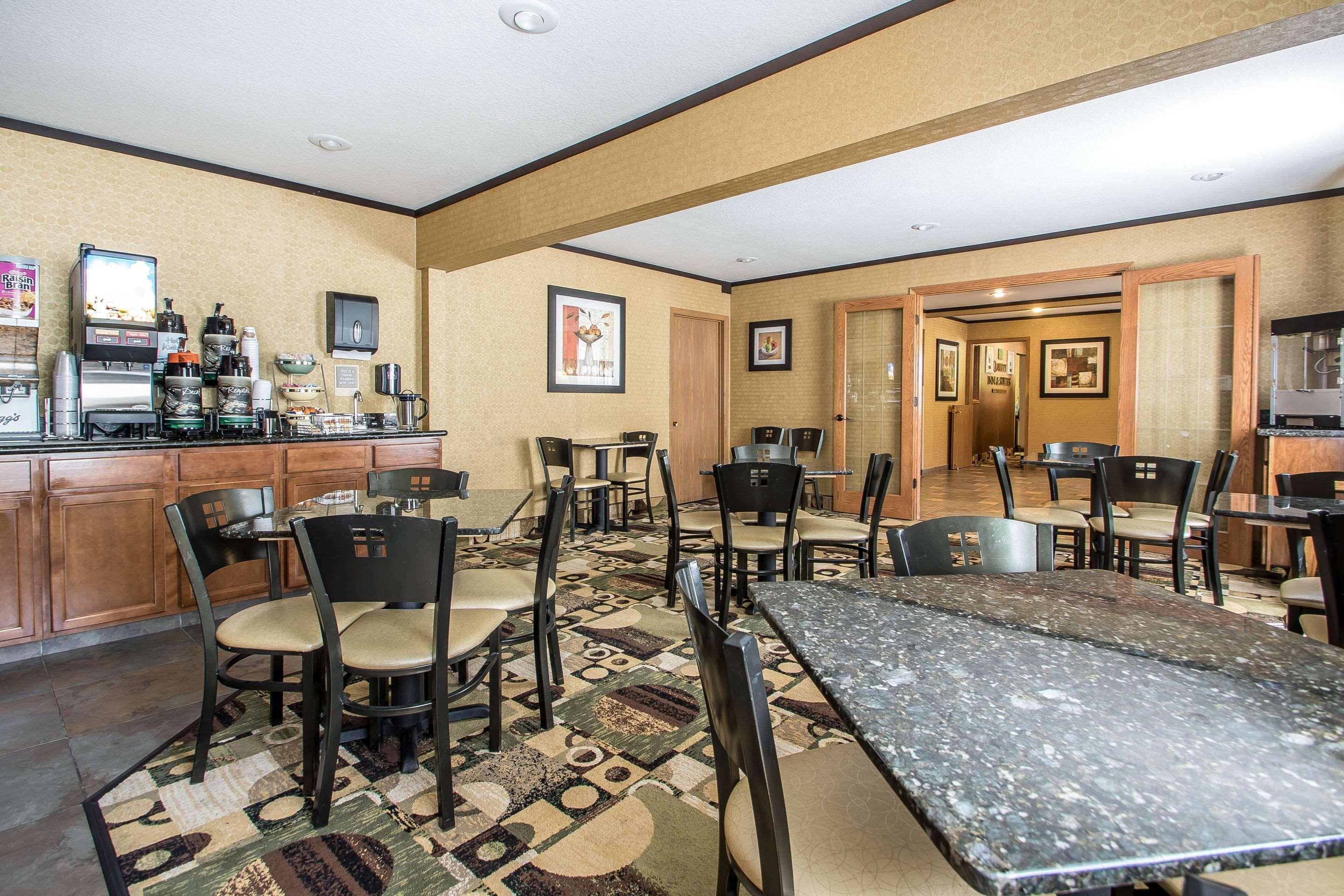 Quality Inn & Suites Декора Экстерьер фото