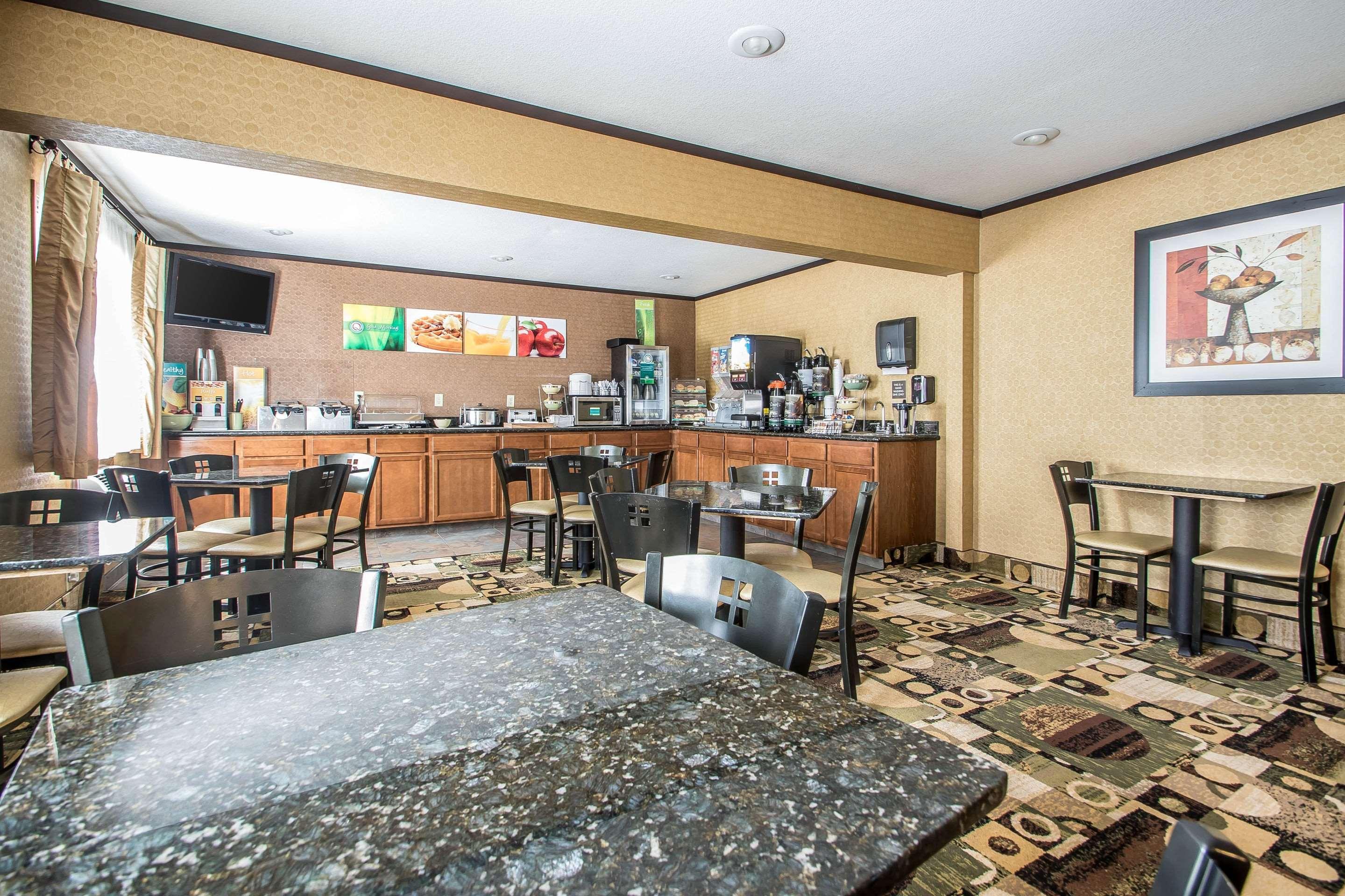 Quality Inn & Suites Декора Экстерьер фото